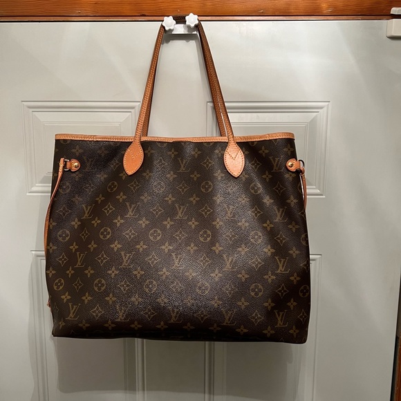 Louis Vuitton Handbags - Louis Vuitton Monogram Neverfull GM Tote Authentic